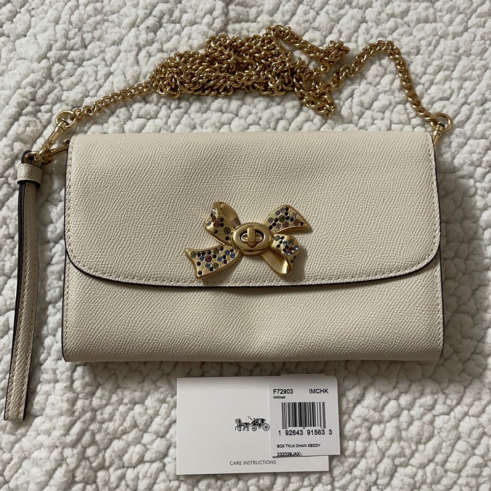 ❌ FINAL SALE ❌ Coach wallet on chain